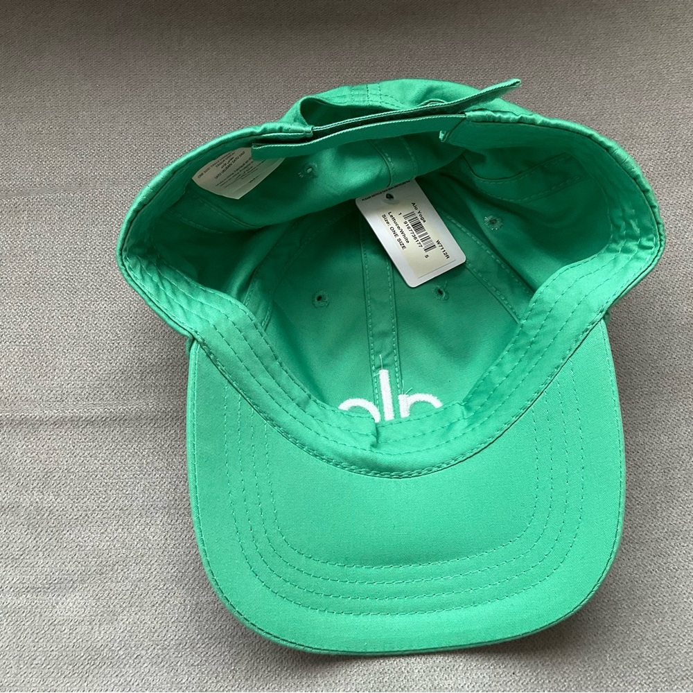 Alo Yoga Off-Duty Cap Green Lettuce/White - Picture 7 of 7